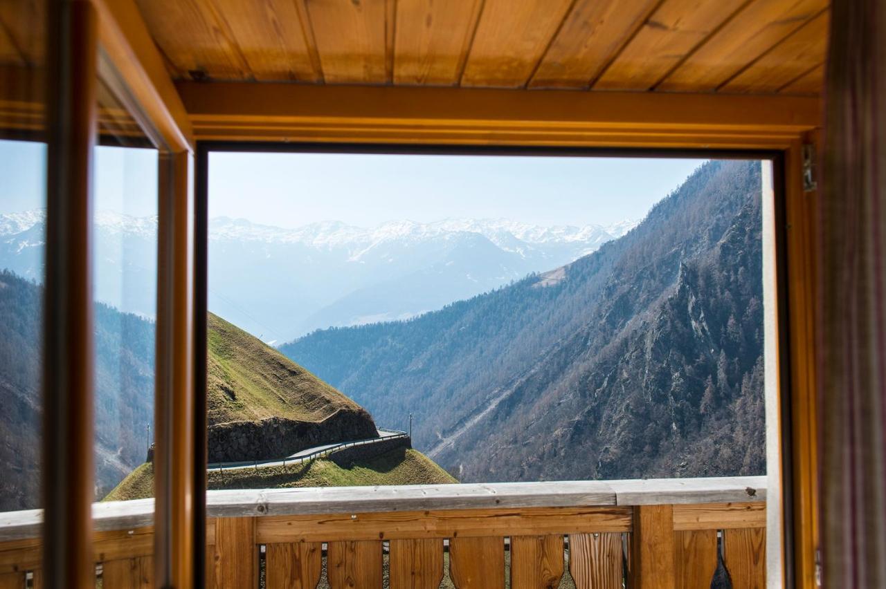 Unterversanthof - Grosse Ferienwohnung Fuer Bis Zu 6 Personen Naturns Exterior foto